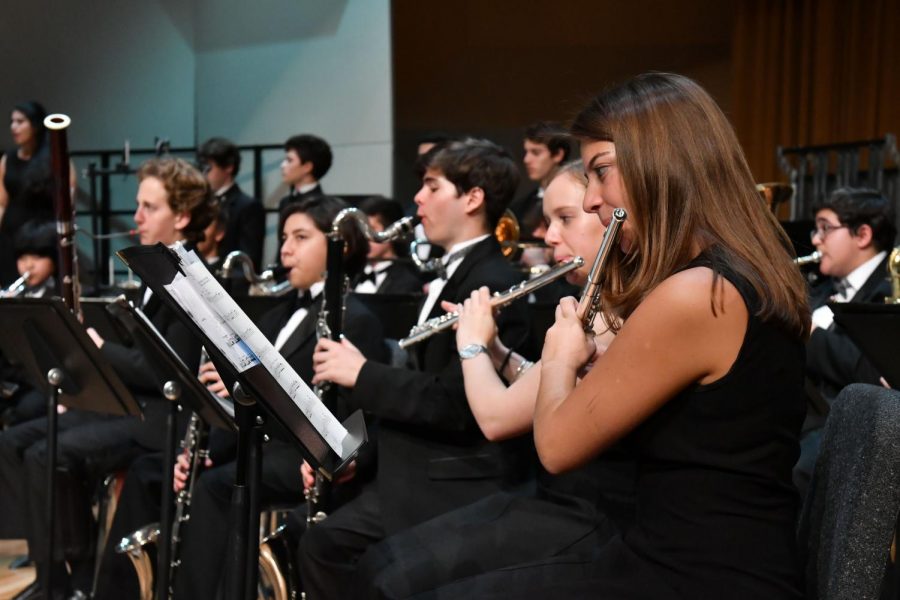 Prep Musicians bring audience to their feet at annual holiday concert
