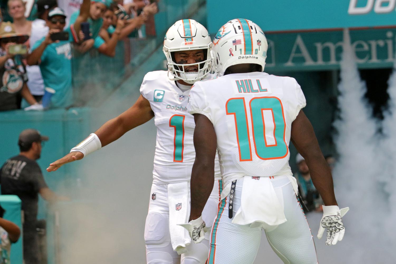 Mike McDaniel era starts with win as Dolphins defeat Patriots 20-7