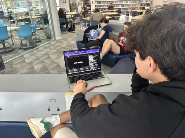 Senior Thomas Avellan watches a YouTube video during his free period. “I definitely feel senioritis, especially during DS (Directed Study). Since getting into UT Austin, I know the GPA I need to maintain, so there’s a little room to relax. But I still stay engaged in class—it’s just harder to keep the same drive I had at the start of the year.”