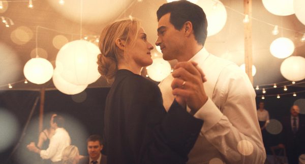 Sarah Pidgeon, left, and Paul Kelly in "Love Story: John F. Kennedy Jr. & Carolyn Bessette." (FX/TNS)